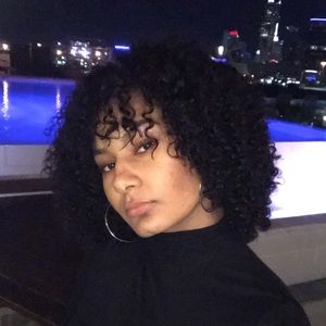 Meet your Posher, Candace